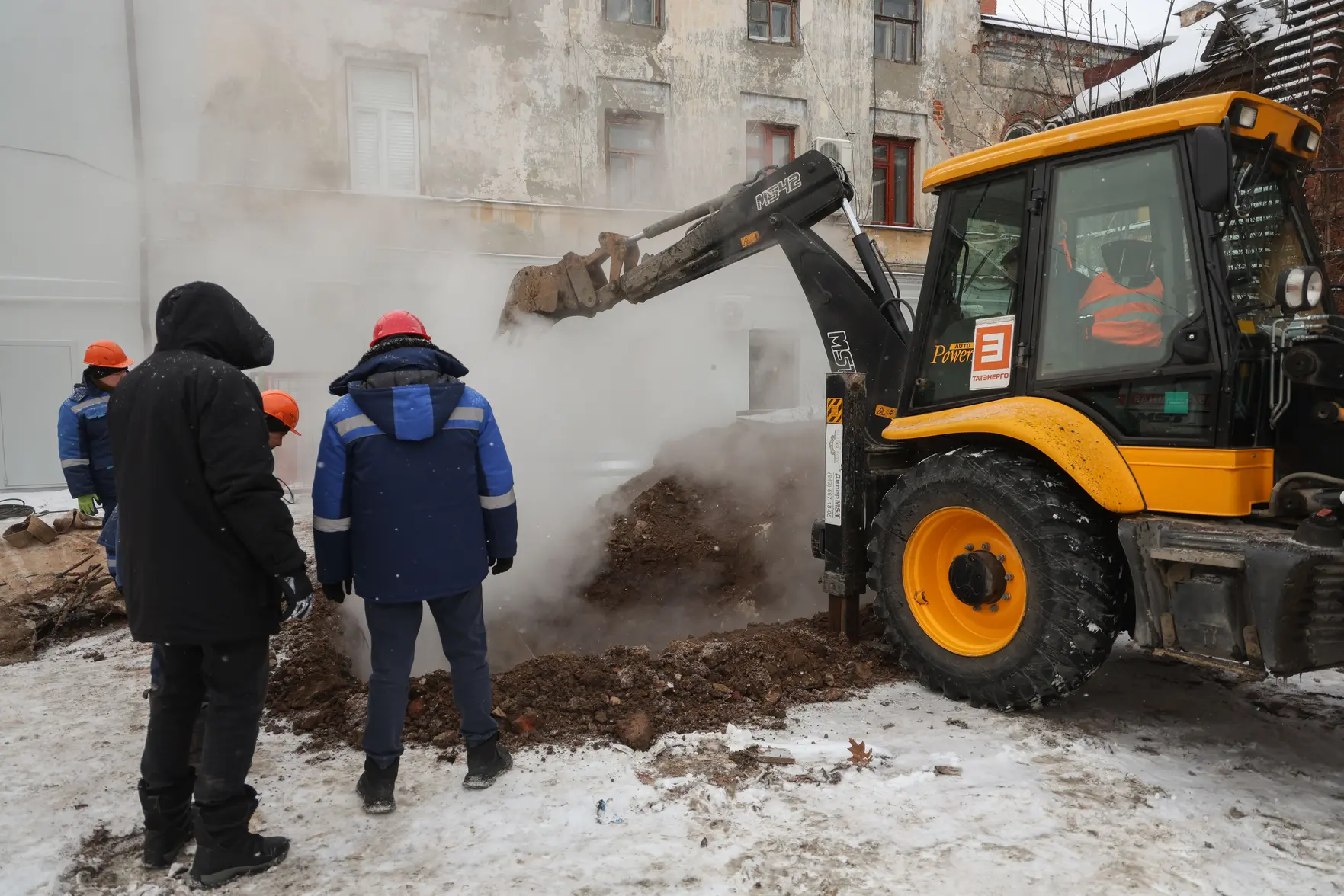 Теплотрассы в Тулуне не выдерживают морозов