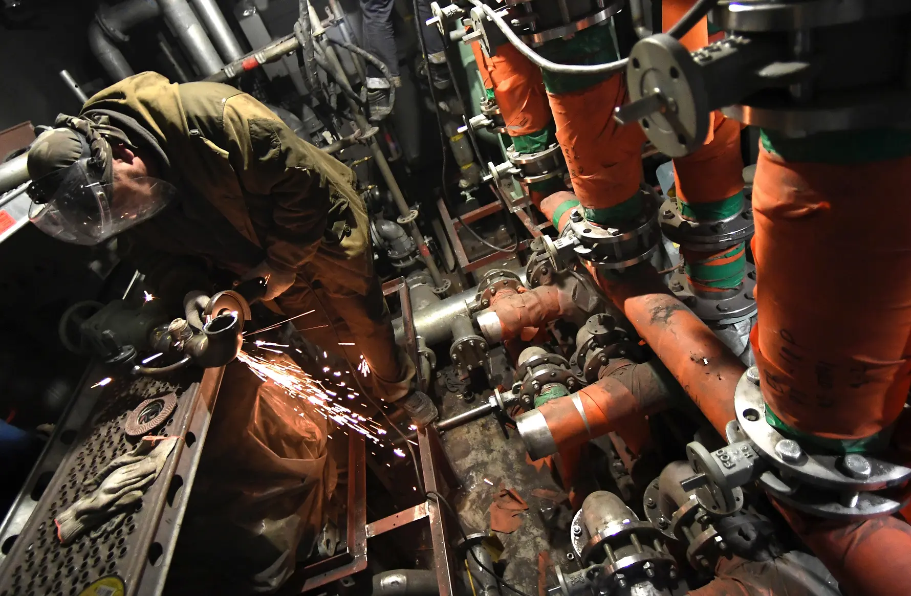 Российские верфи потеряли часть заказов по инвестквотам: расторгнуты контракты на 21 судно