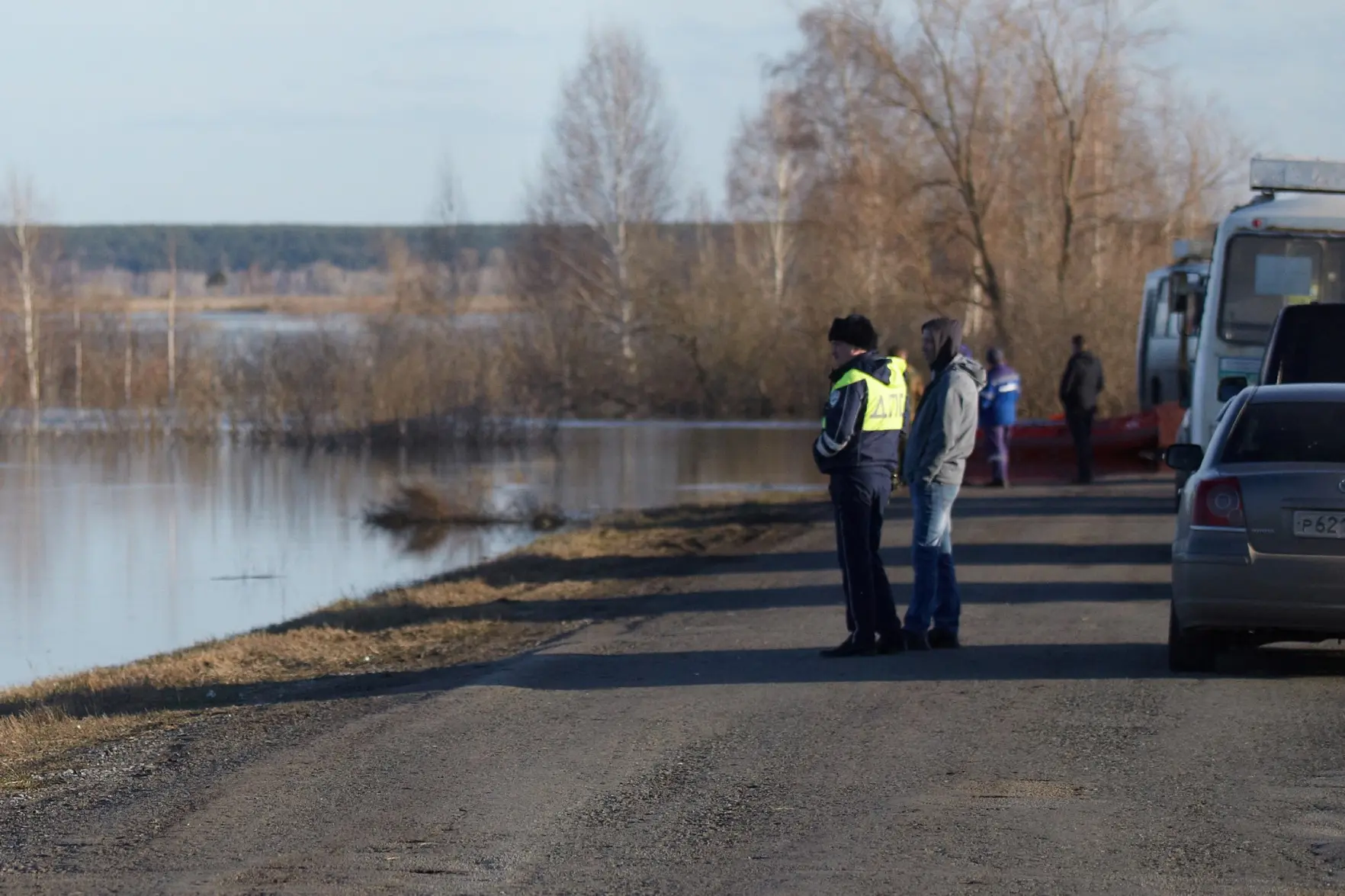 В Волгограде Царица разлилась и затопила улицу в Ангарском
