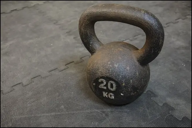 В январе вырос спрос на гири и эспандеры, а хулахупы и велотренажеры просели