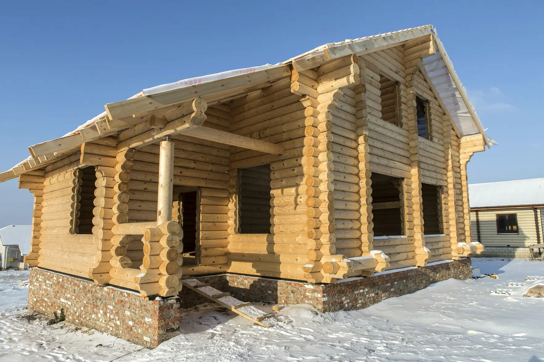 Закредитованным россиянам станет сложнее взять ипотеку на строительство дома