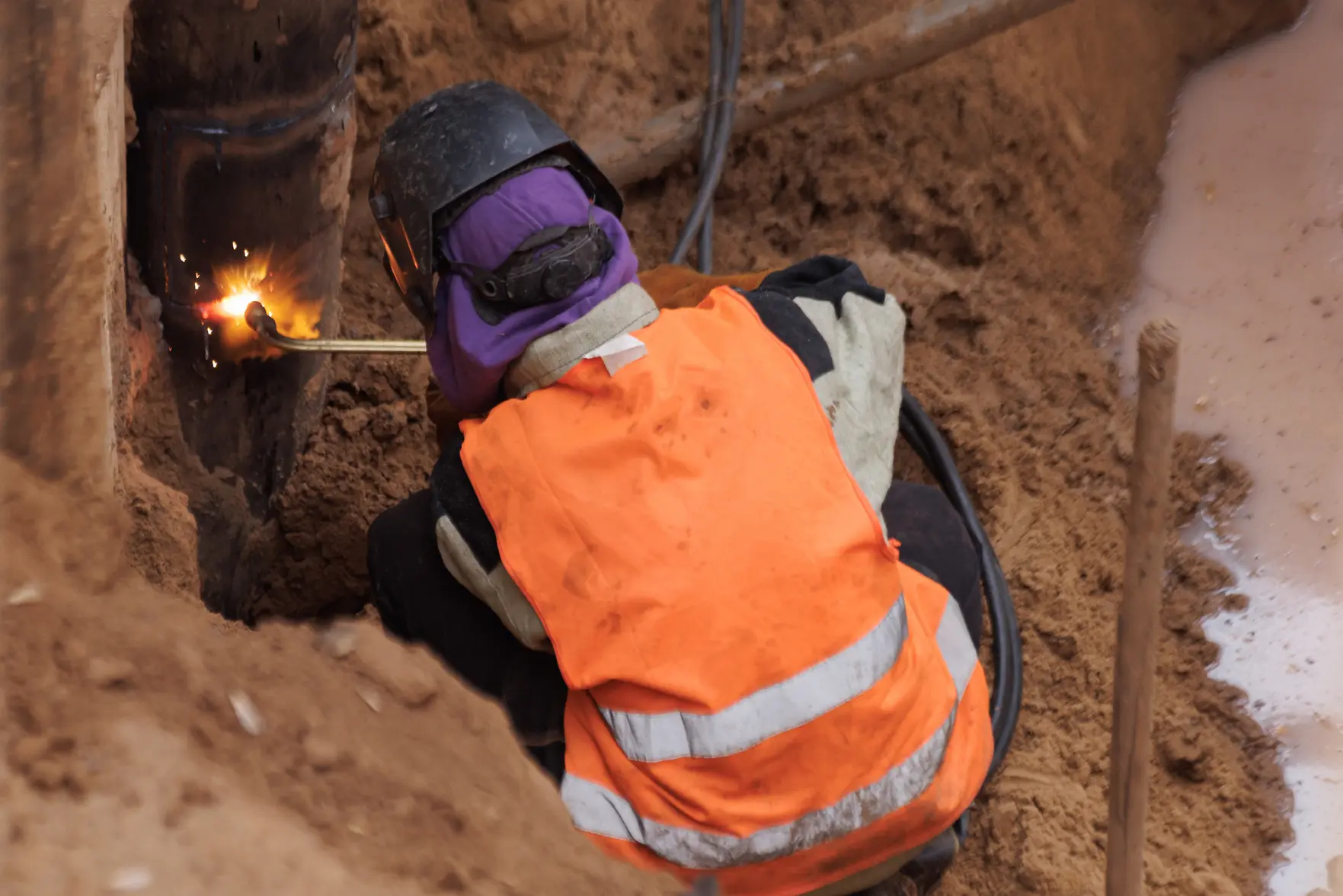 Сварщики вышли в лидеры по зарплатам в России: в вакансиях предлагают 267,3 тысячи рублей