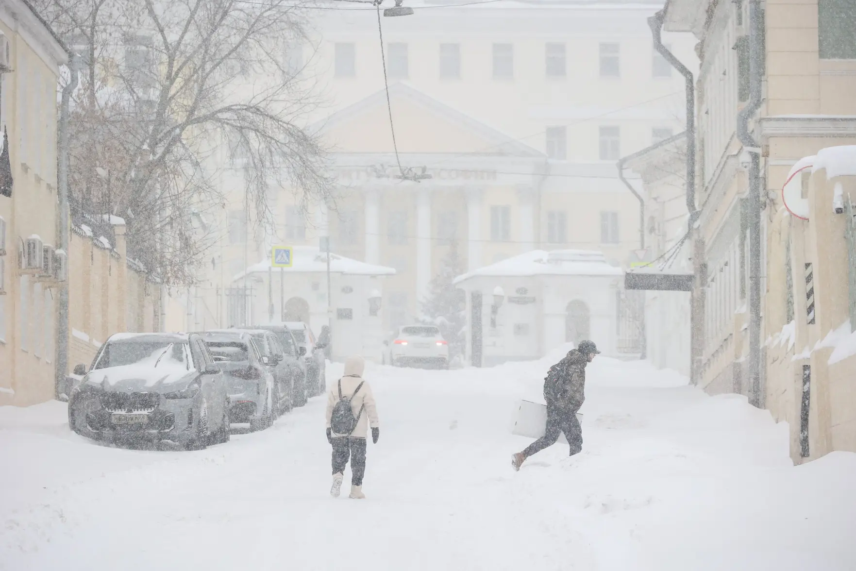 Жителей Москвы и Московской области предупредили о снегопаде в первую рабочую неделю