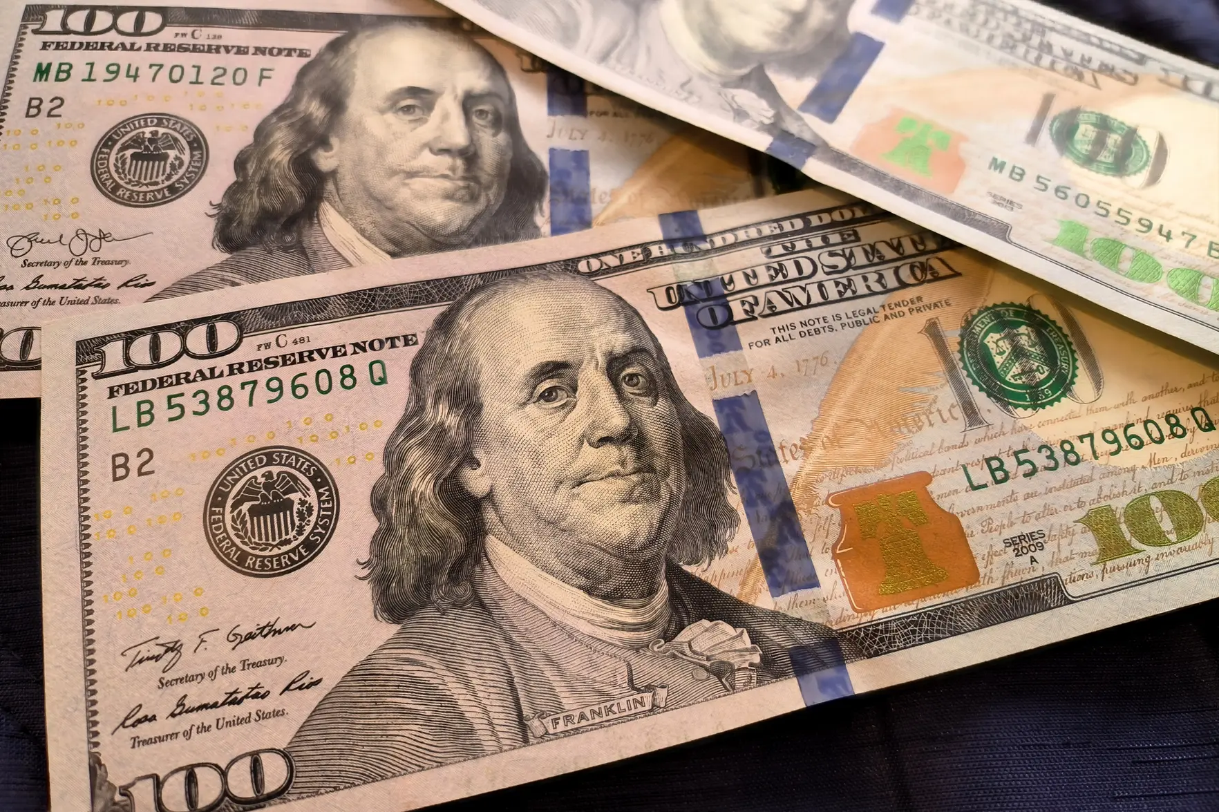 Золото снова обновило рекорд: цена поднялась выше 5600 долларов за унцию