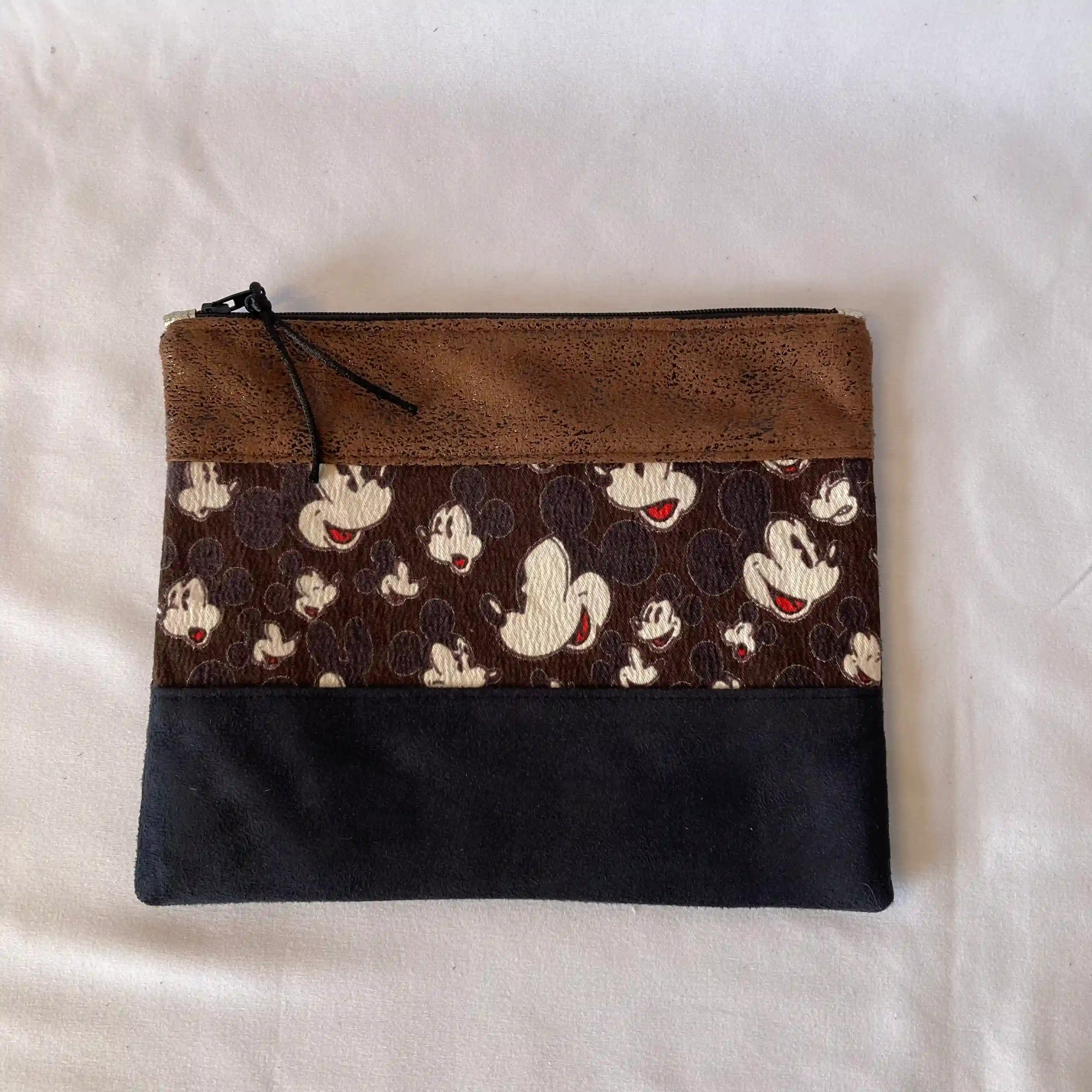 Ensemble Mickey in black 4