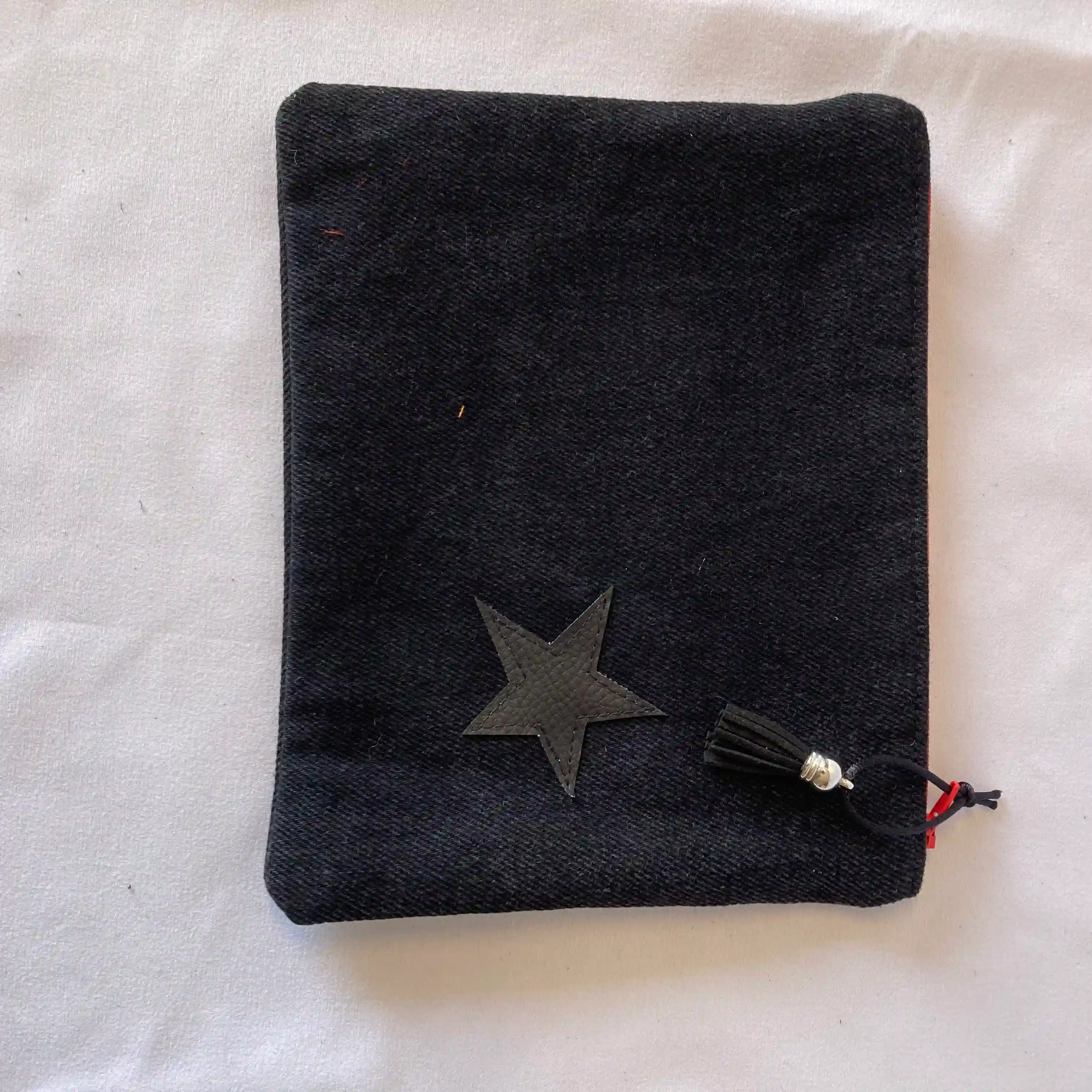 Ensemble Gold Star loves Black 6