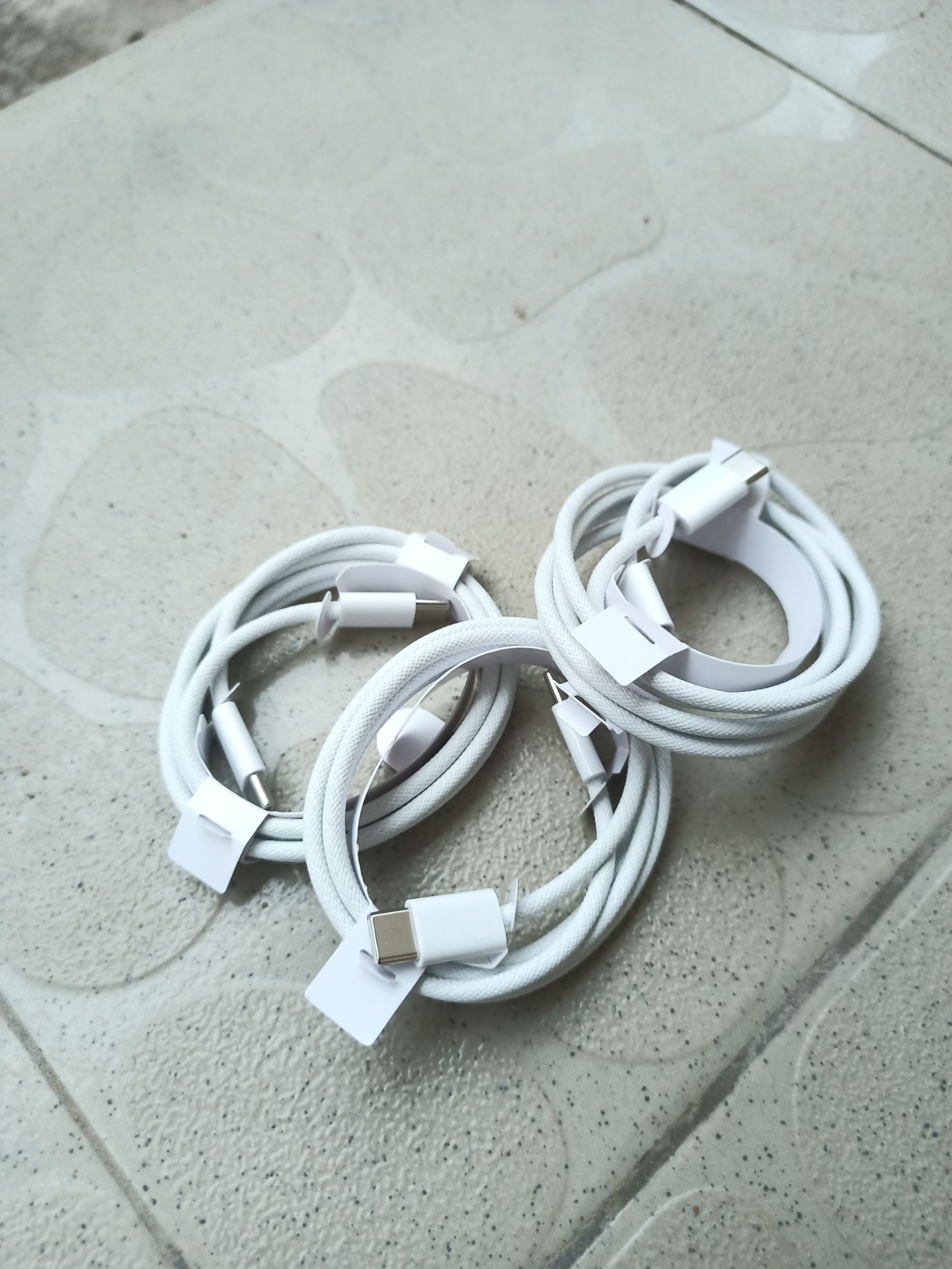 USB Type-C to Type-C cable