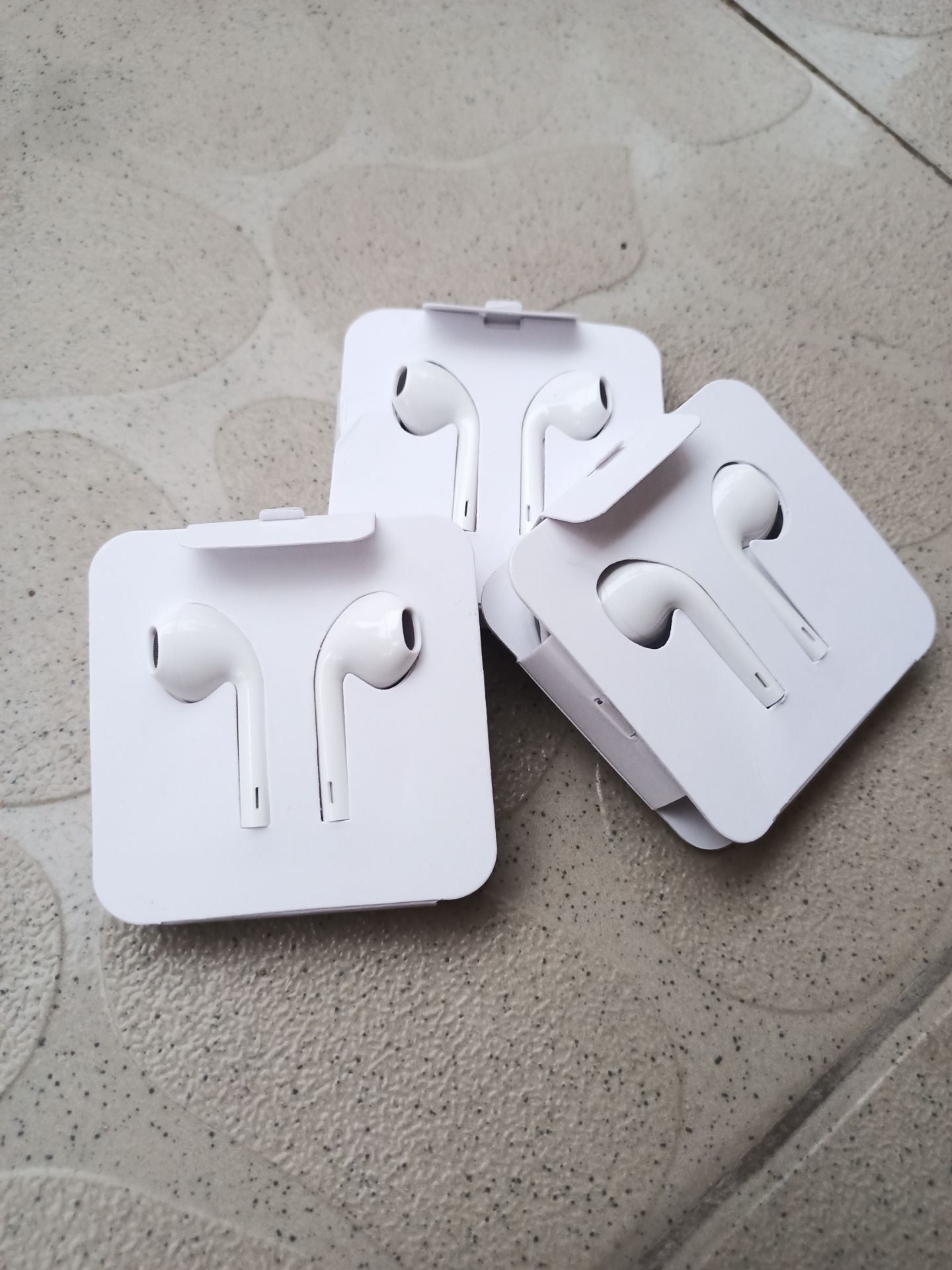 Apple Lightning wired earpiece