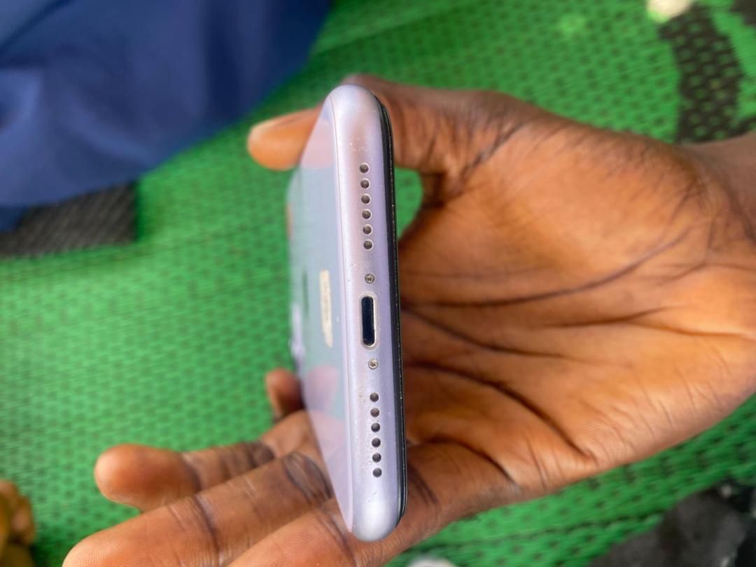 Apple iPhone 11  2