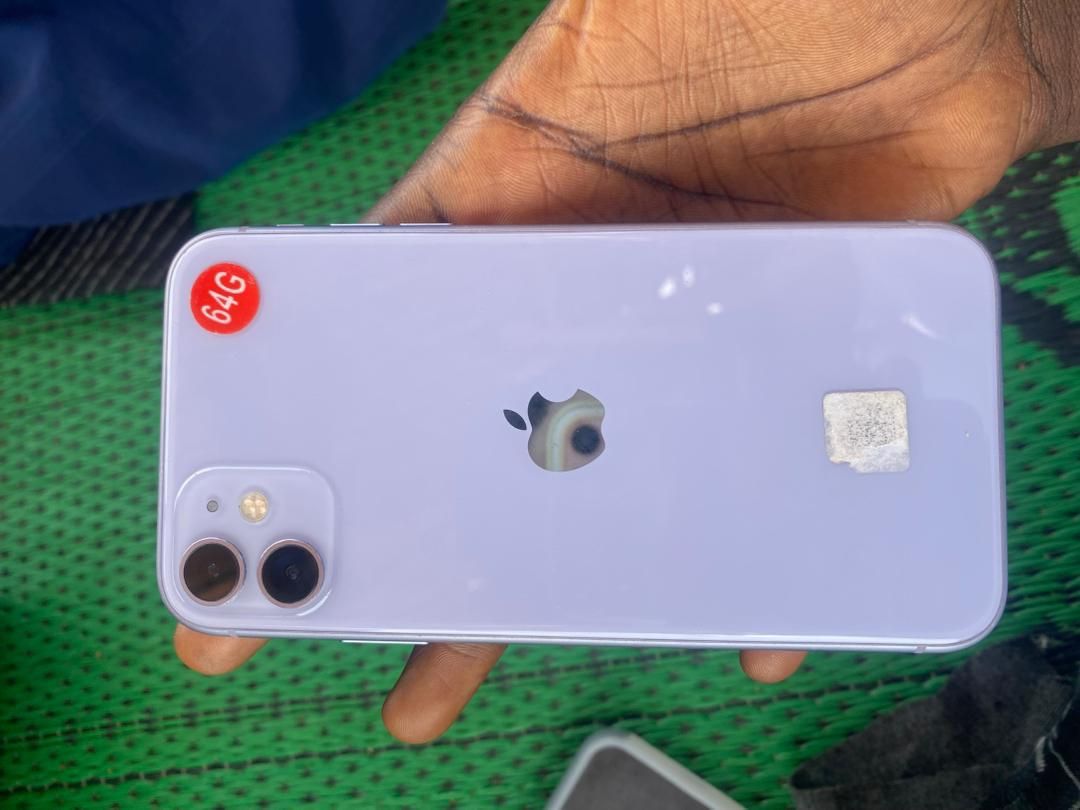 Apple iPhone 11  3