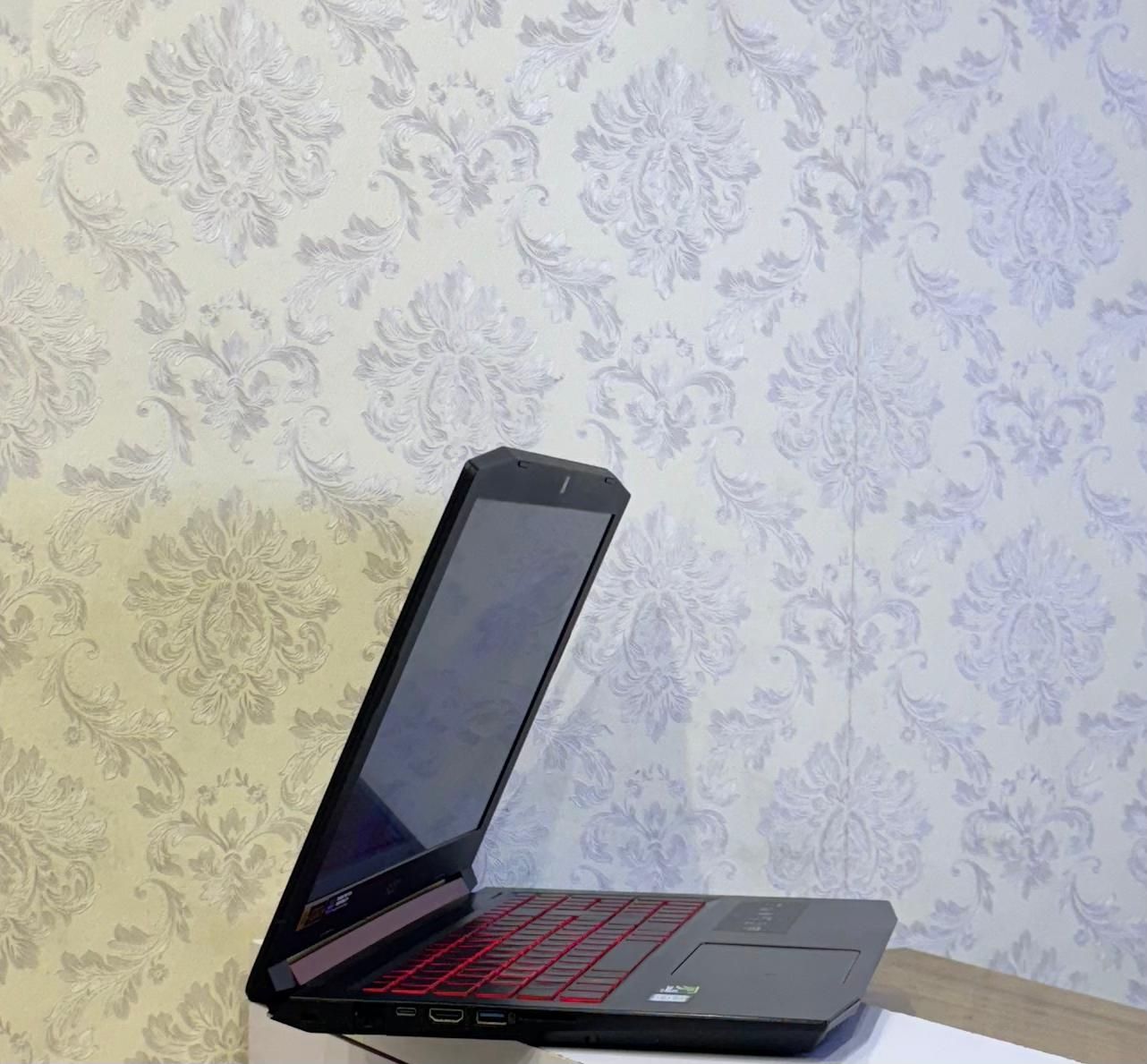 Acer Nitro5 AN515 -52 GAMING 3
