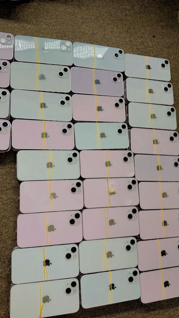Apple iPhone 13 