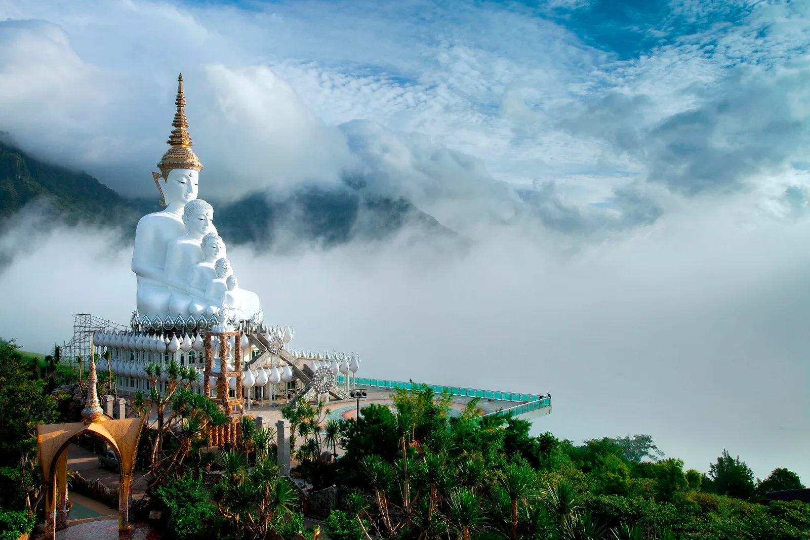 Аренда авто с водителем — Phetchabun Province