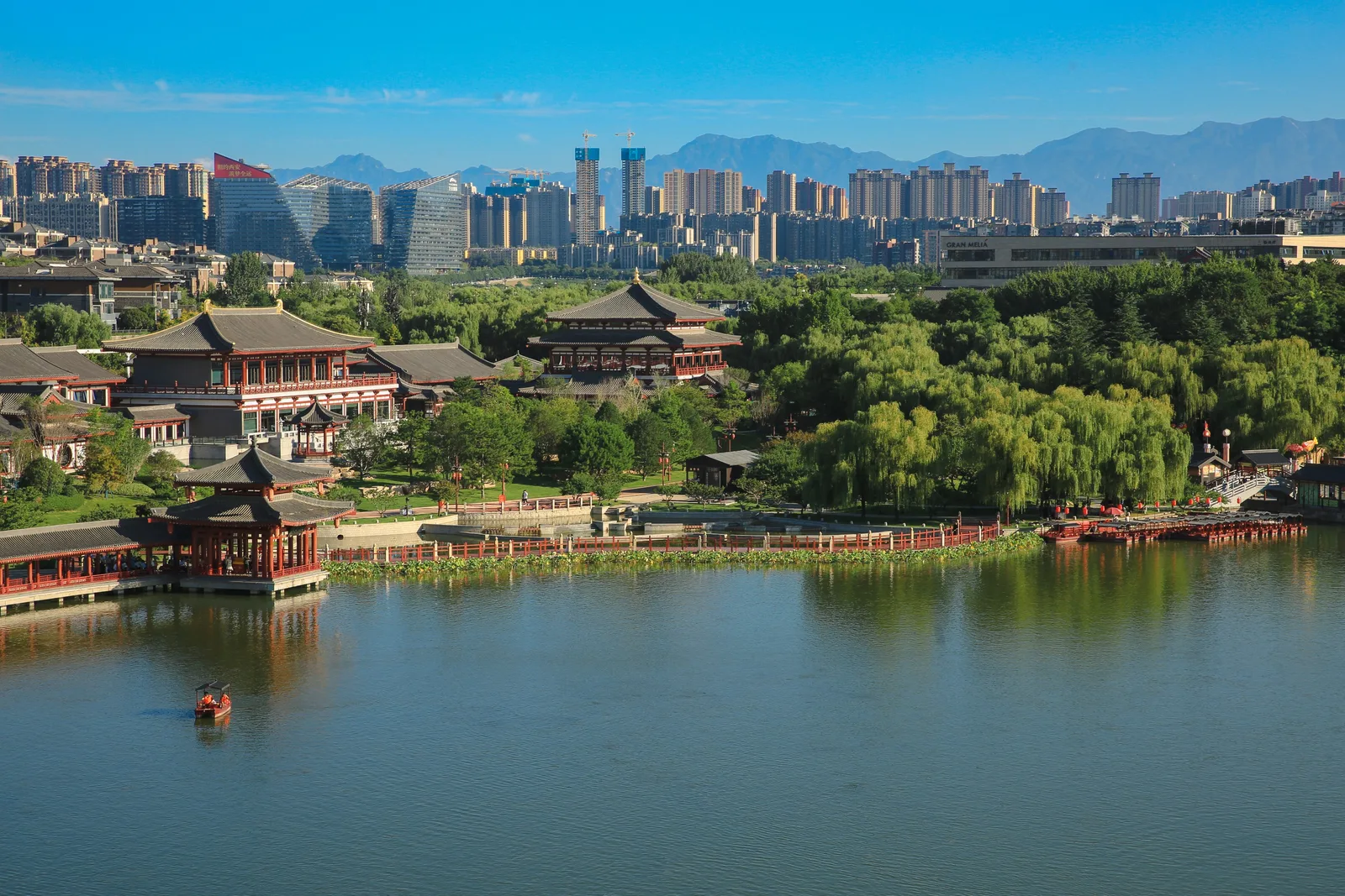 Аренда авто с водителем — Xi'an