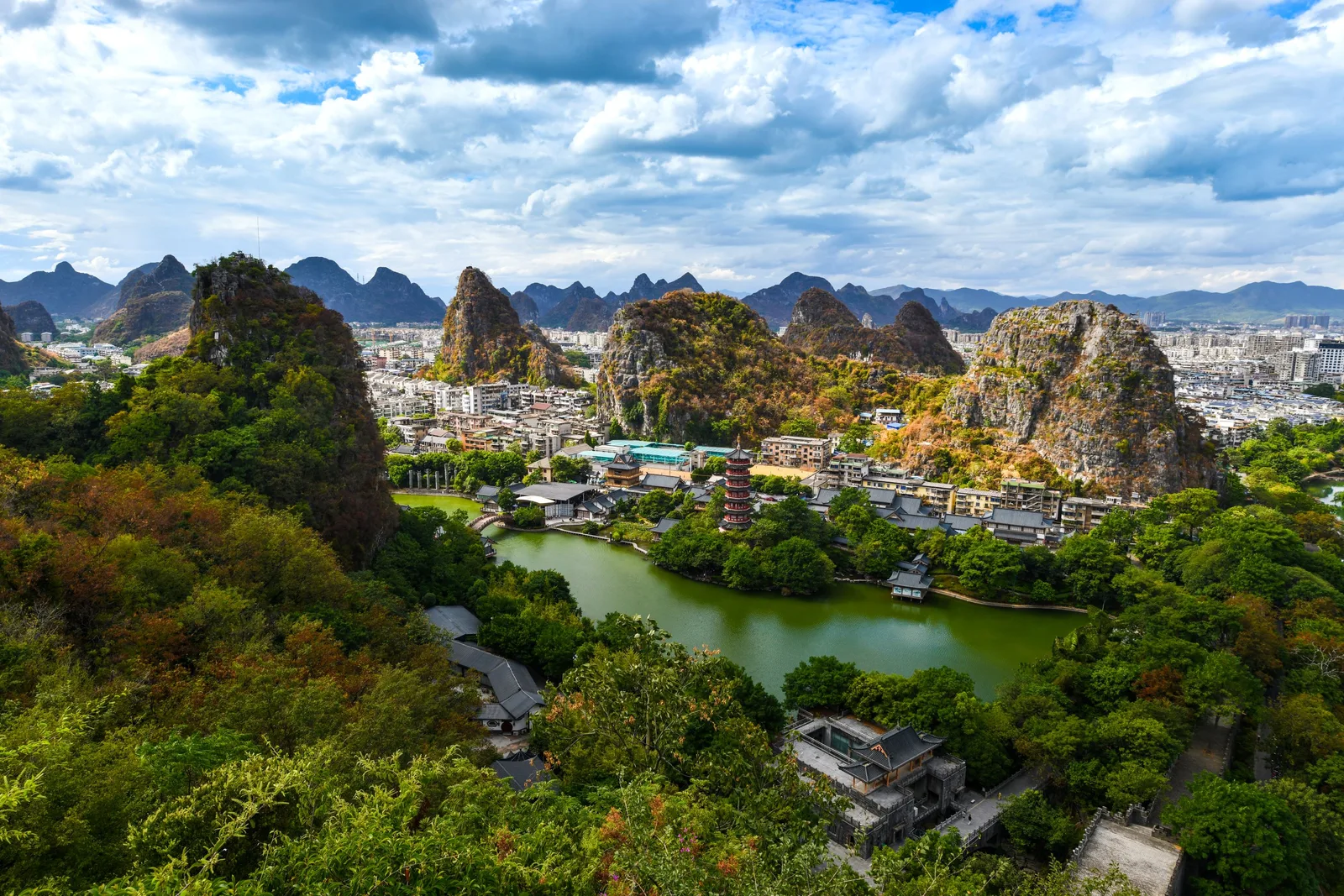Аренда авто с водителем — Guilin