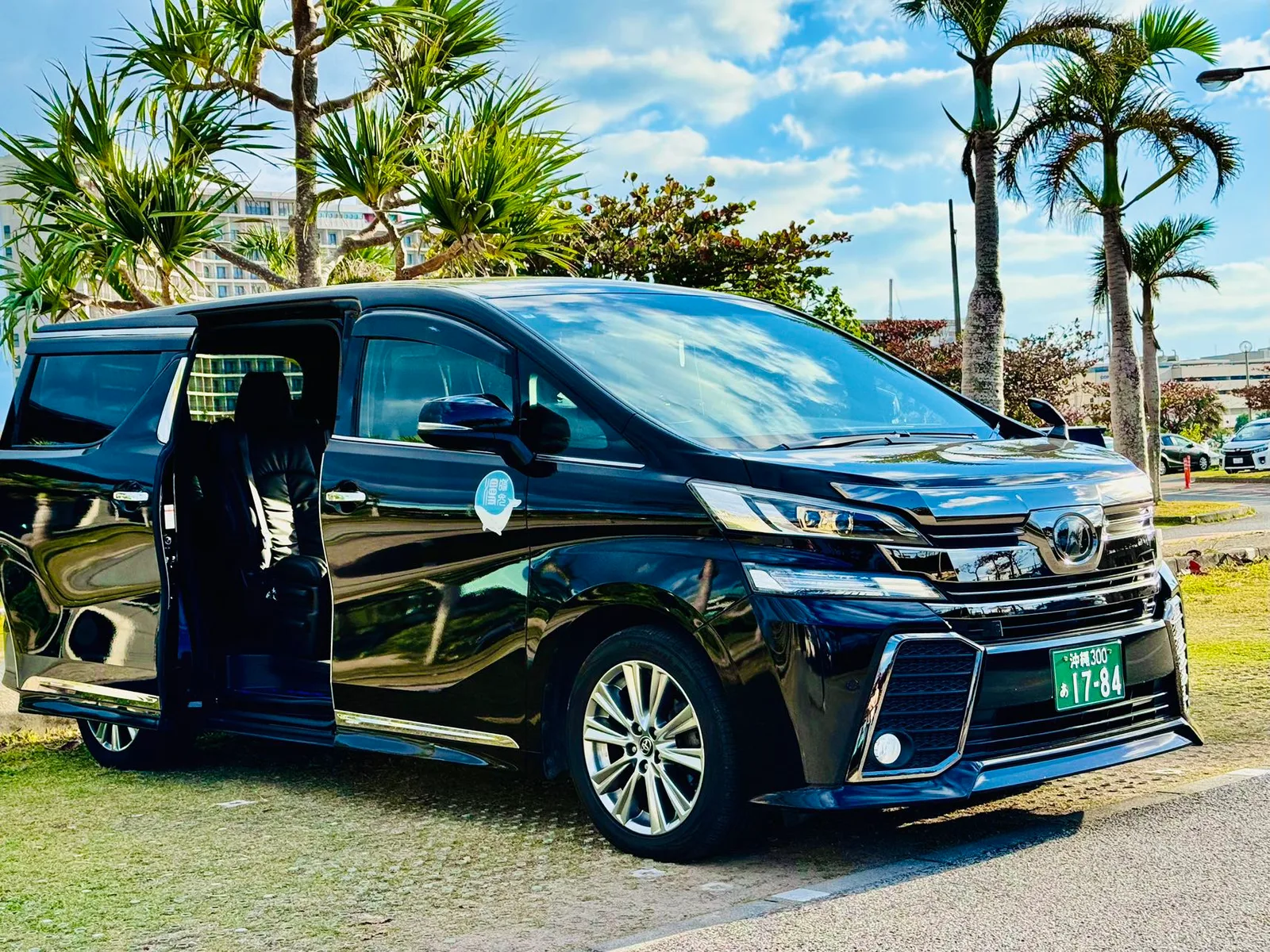 Аренда авто с водителем — Okinawa