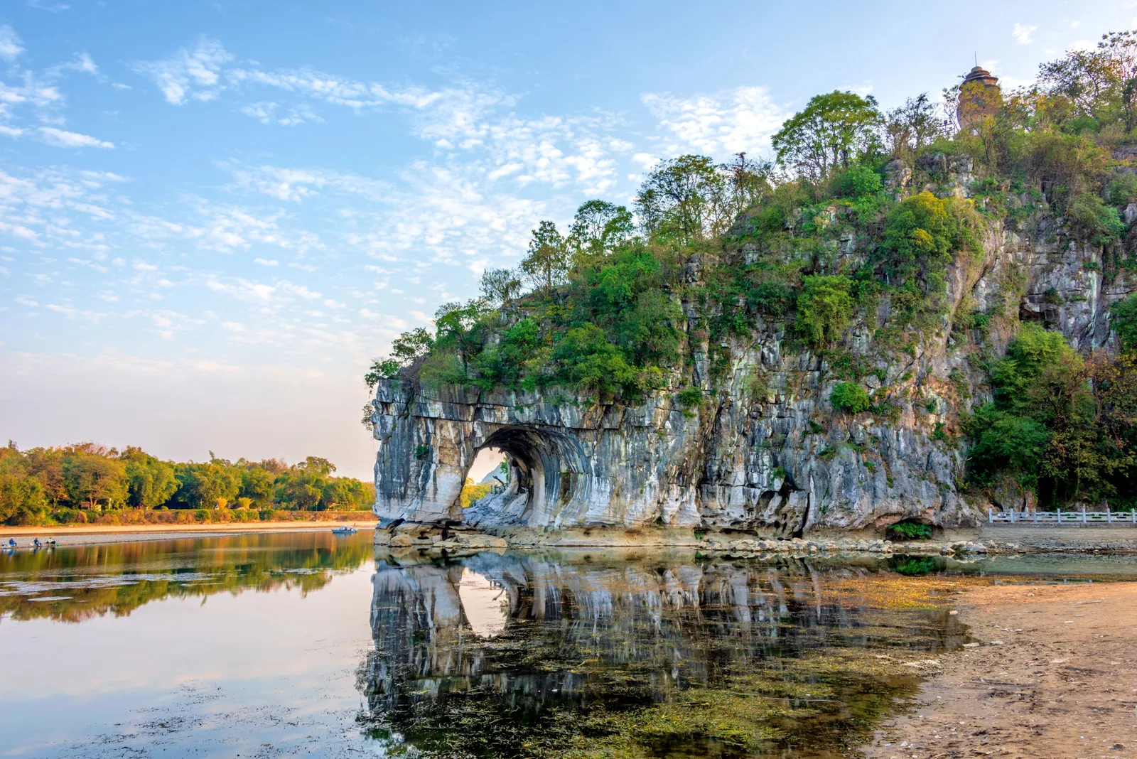 Аренда авто с водителем — Guilin