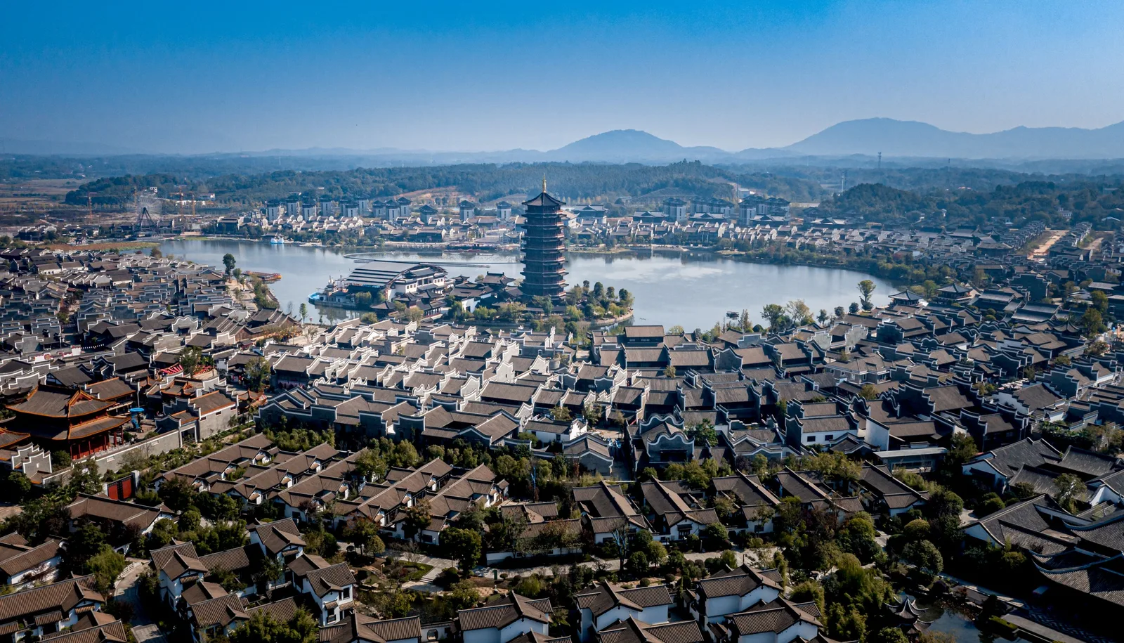 Аренда авто с водителем — Changsha City