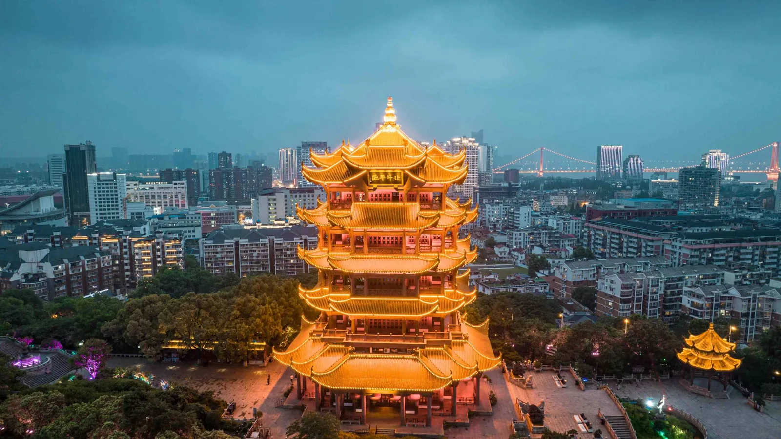 Аренда авто с водителем — Wuhan City