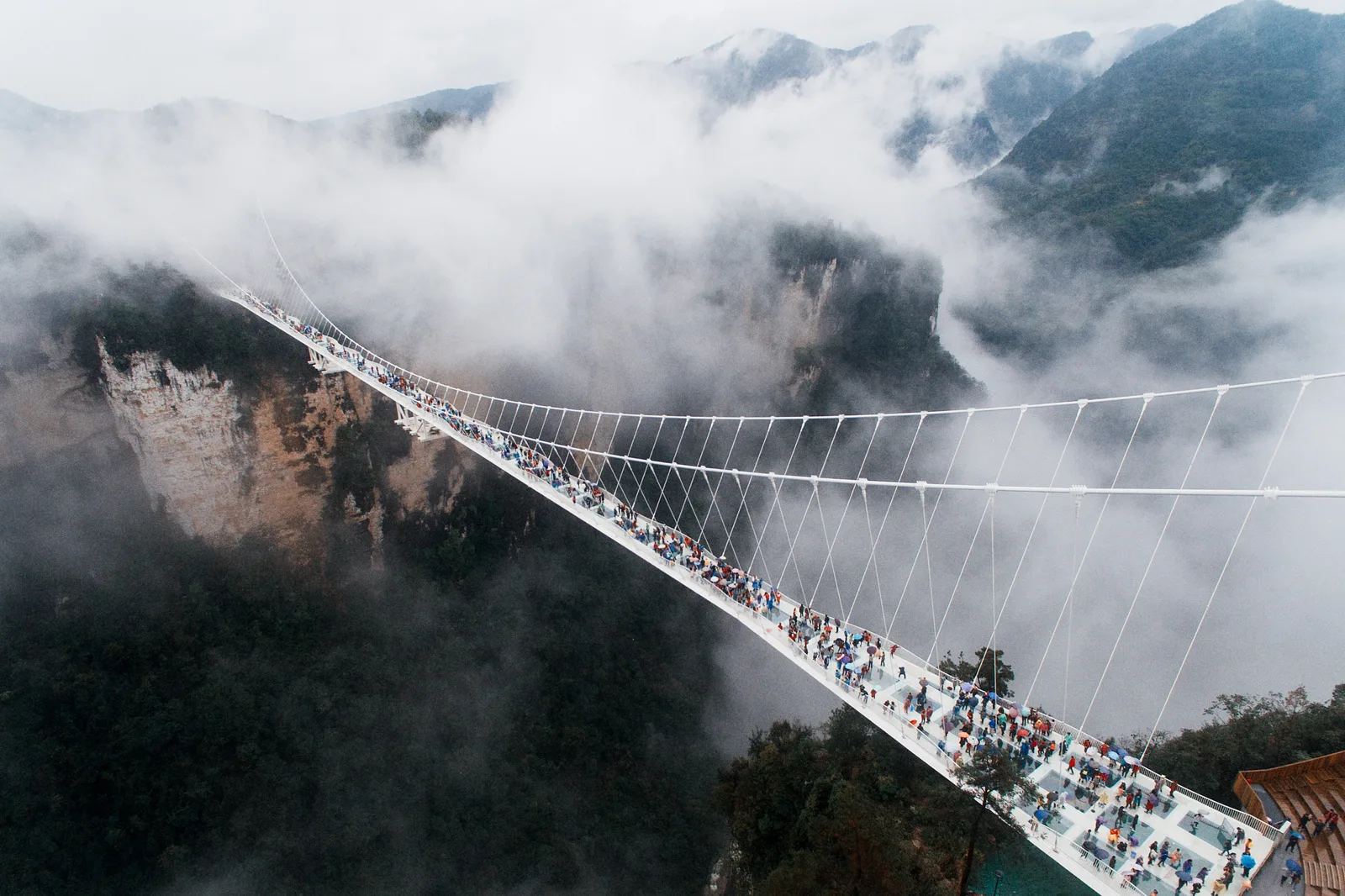 Аренда авто с водителем — Zhangjiajie City
