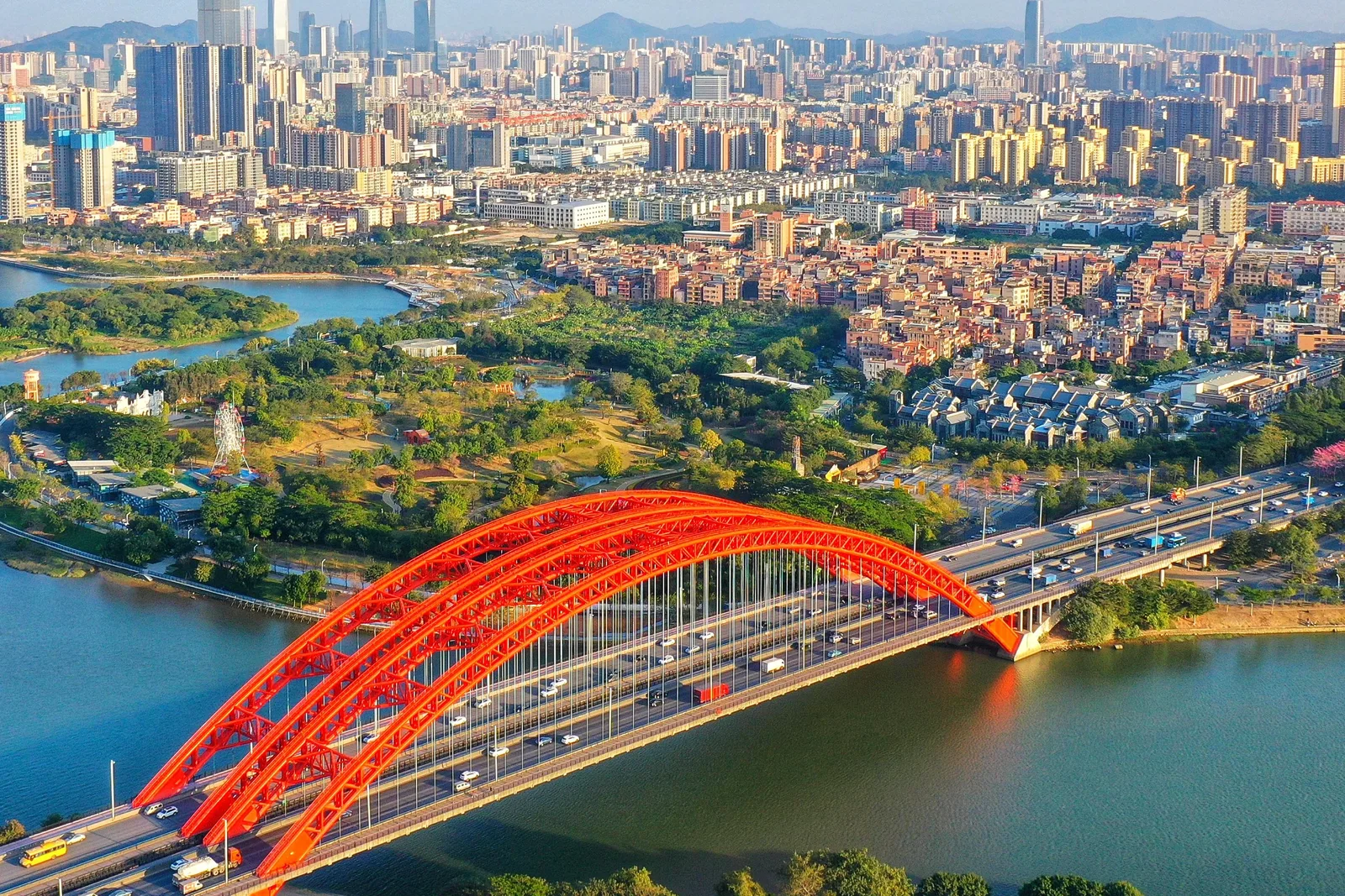 Аренда авто с водителем — Dongguan City
